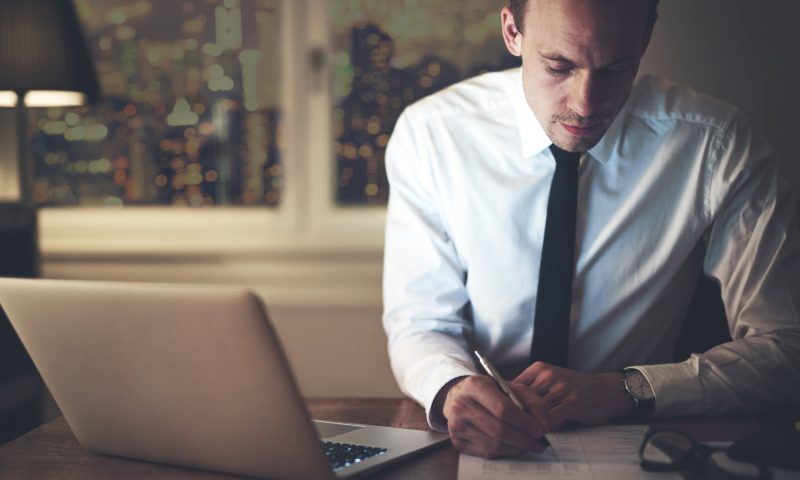 Accountant working at office 経理・記帳代行